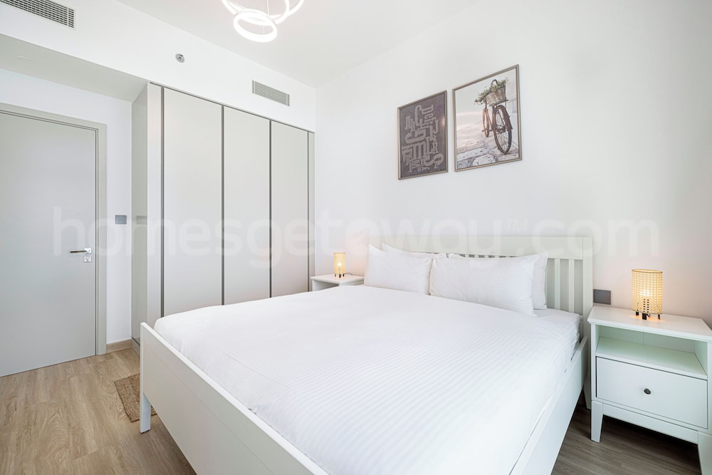 Homesgetaway-SunriseBay Emaar Beach ront