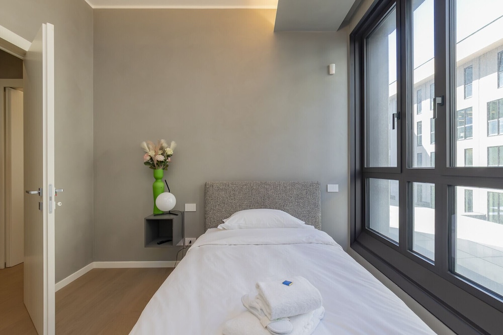 San Babila Central Tower by Rentopolis - High-end 1bdr with panoramic terrace overlooking Duomo