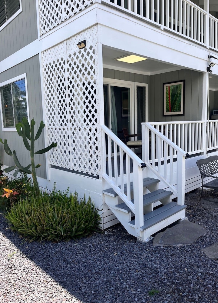 Sandy Toes Getaway in Kona