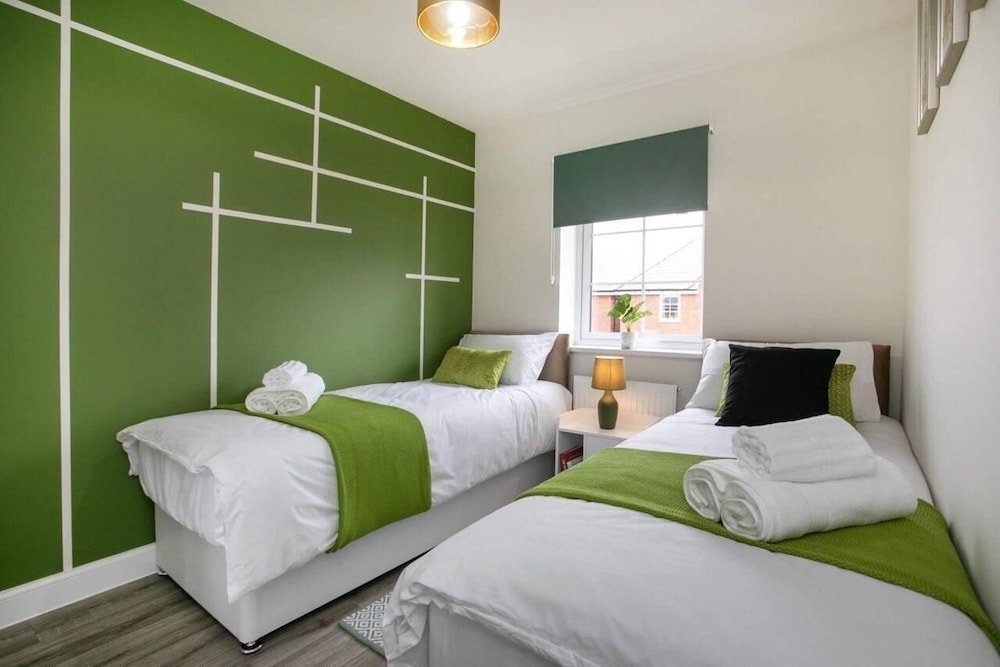 Fern Green Close