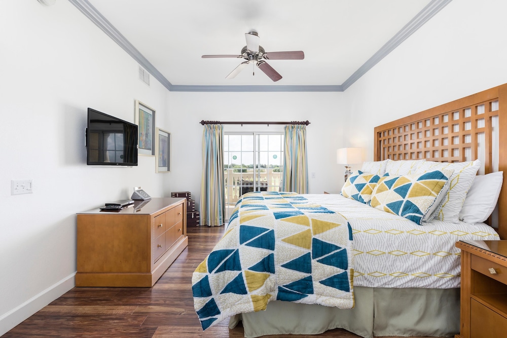 Condo Centre Court Supreme 3 Bedroom Reunion