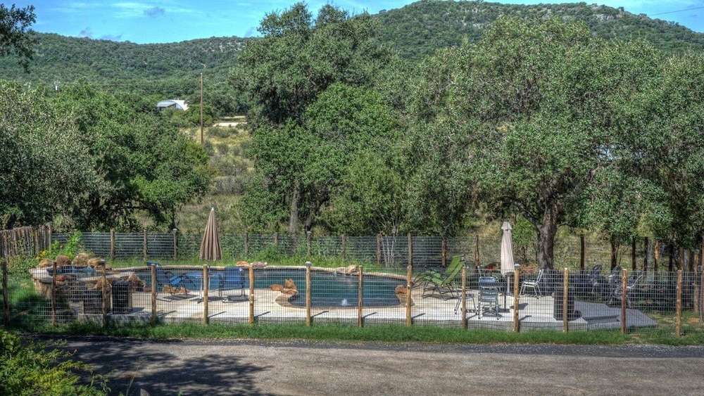 Bluebird Hill And Star Suite 5 Bedroom Home