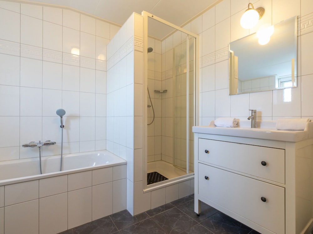 Stylish Zeeland Stay BBQ
