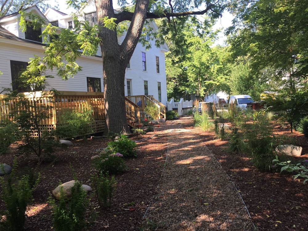 Judson Heath Colonial Inn