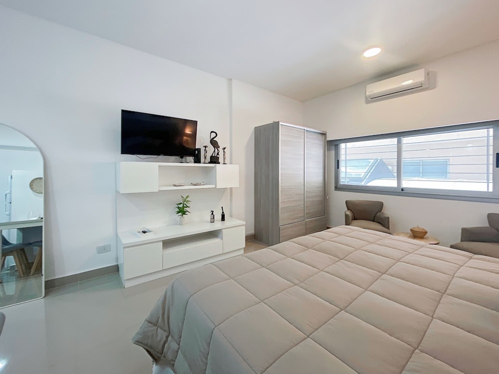 Ayres Suites Moreno