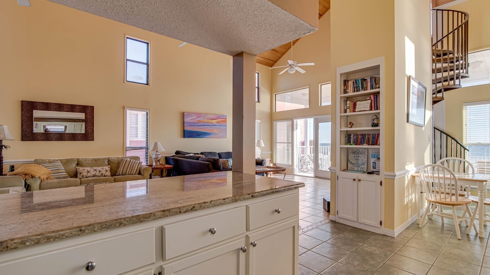 Triple Seas by Southern Vacation Rentals