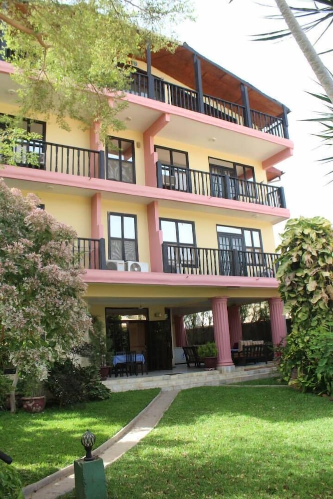 Roc Heights Lodge