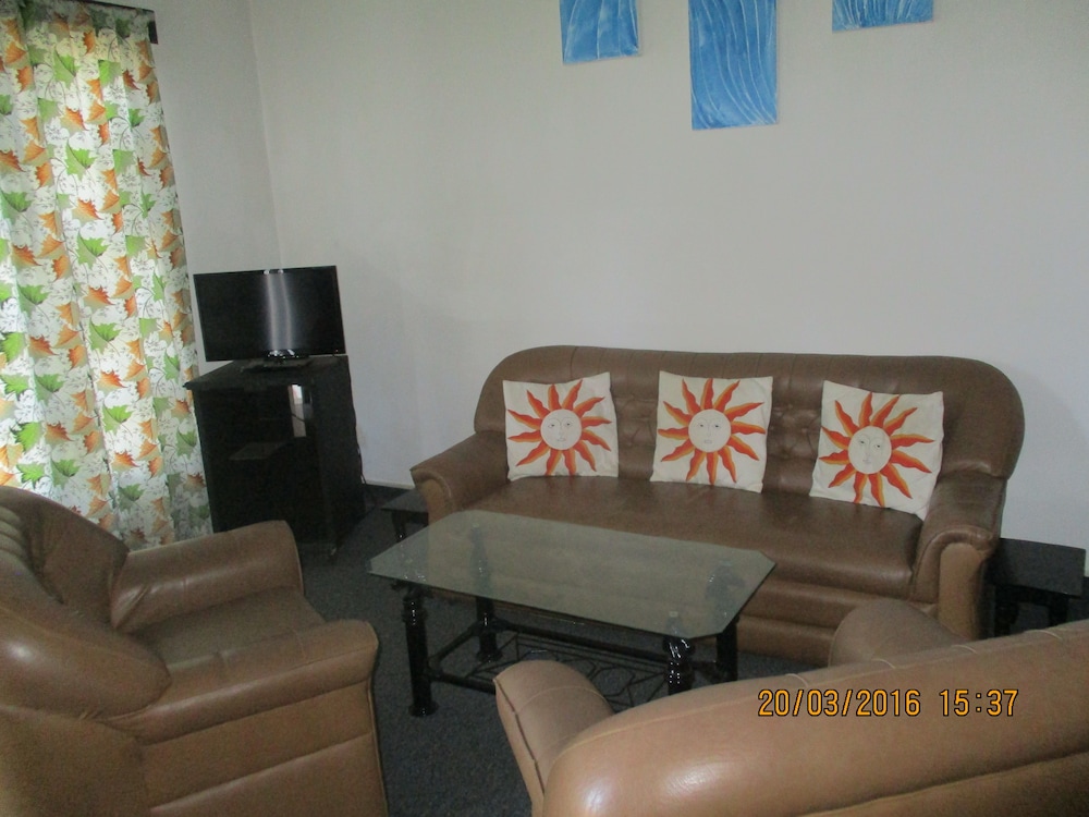 Lake Crown Holiday Home