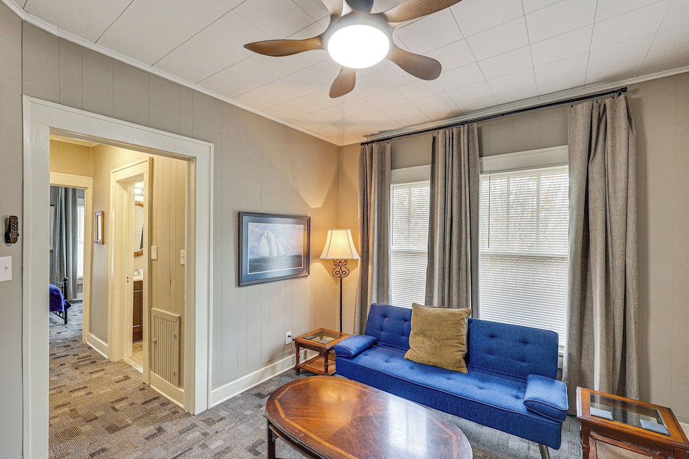 Easy Highway Access: Texarkana Condo Near Dtwn