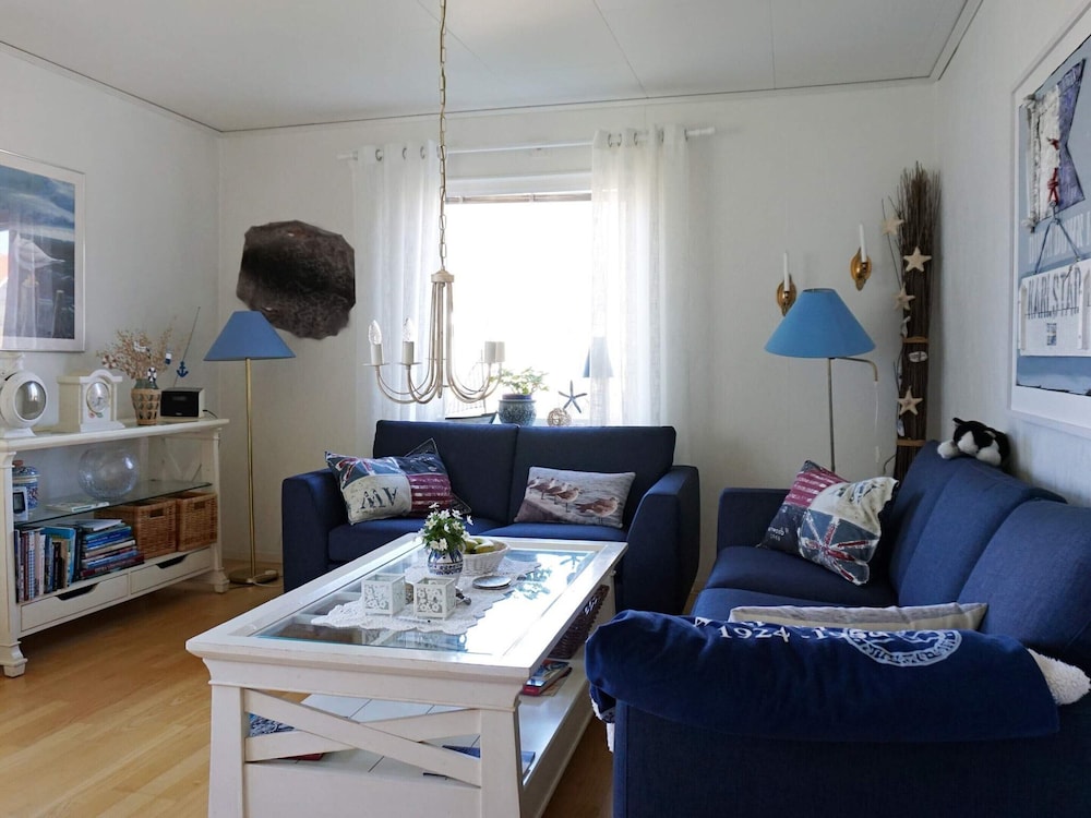 Cozy Family Cottage Near the Sea