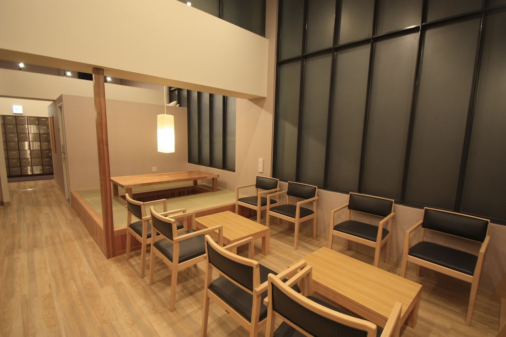 Oak Hostel Cabin, Tokyo, photo 5 of 45