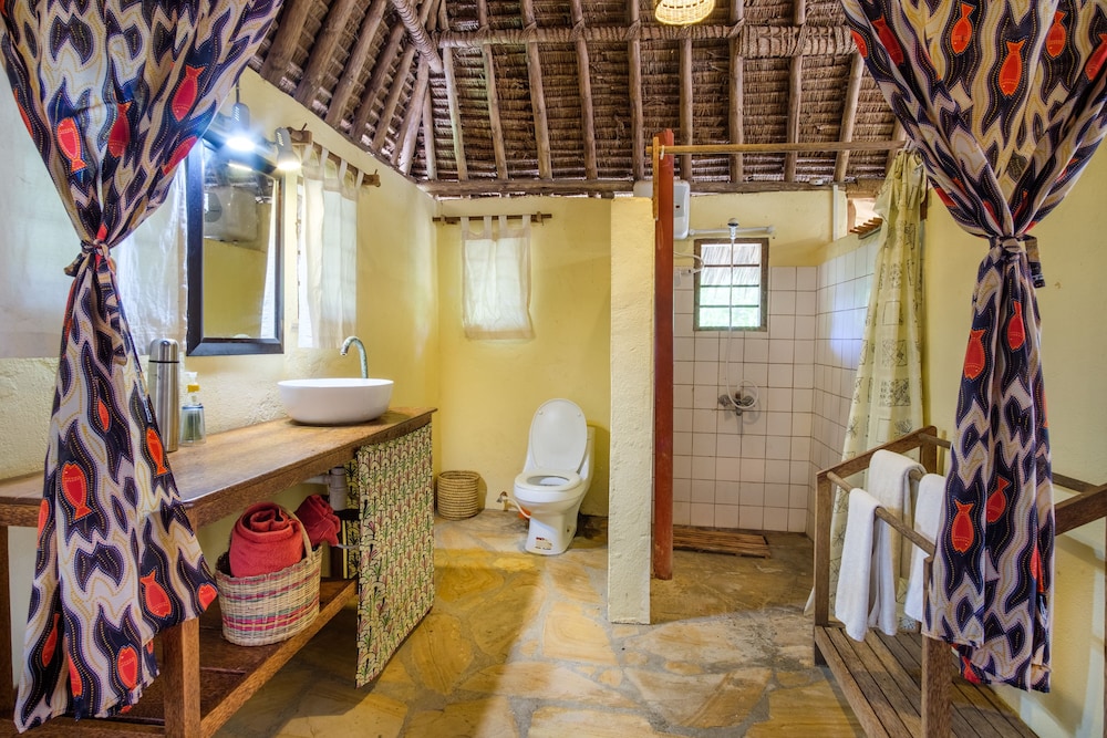 Mkoma Bay Tented Lodge