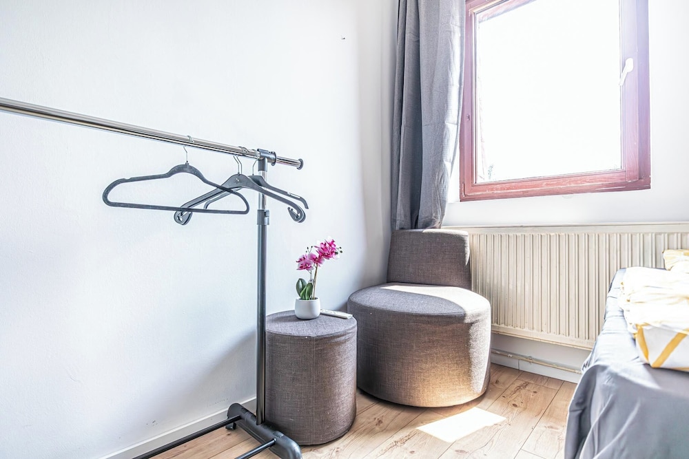Cozy House Terrace &Garden Sleeps 34