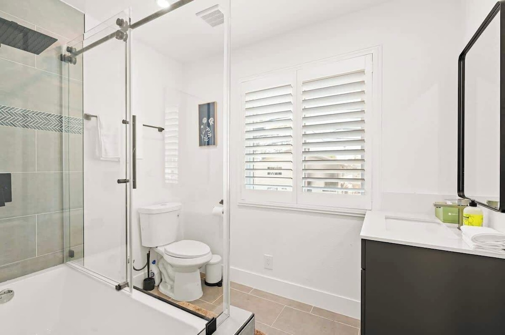 Cozy Retreat Near Downtown Perfect for Families