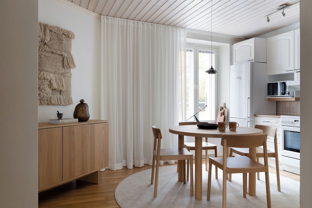 Stylish 1BR Apt. in Historic Area