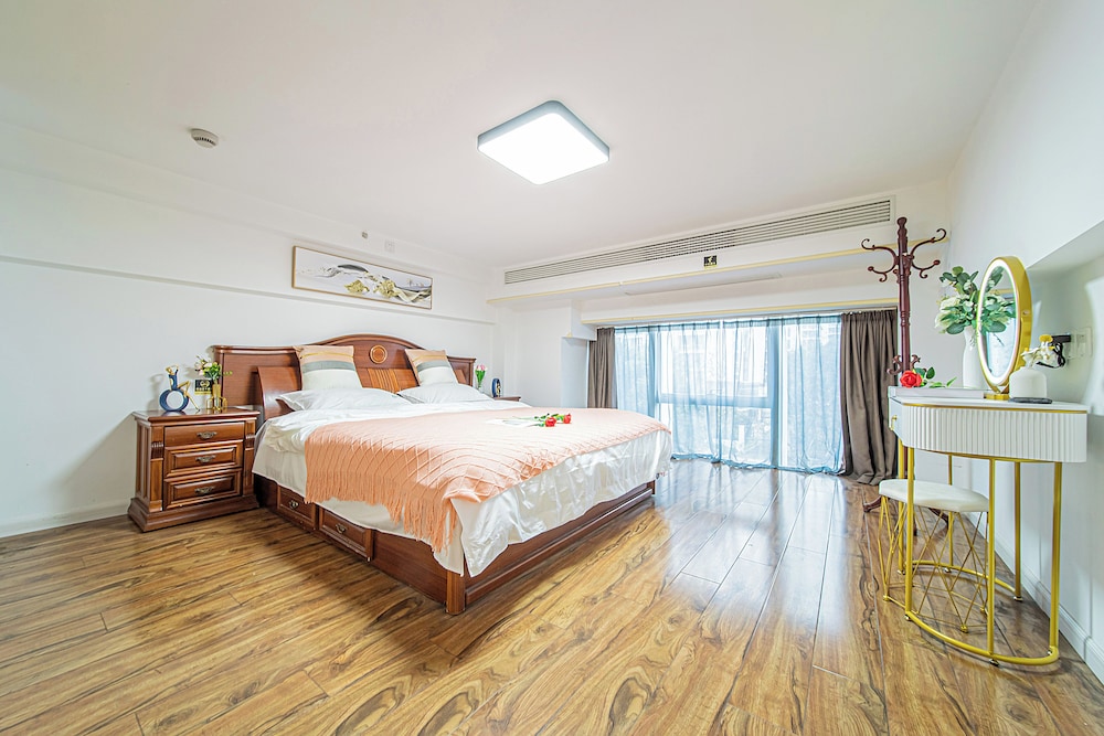 Shanghai Hills & Freshly Home Loft Retreat near NECC