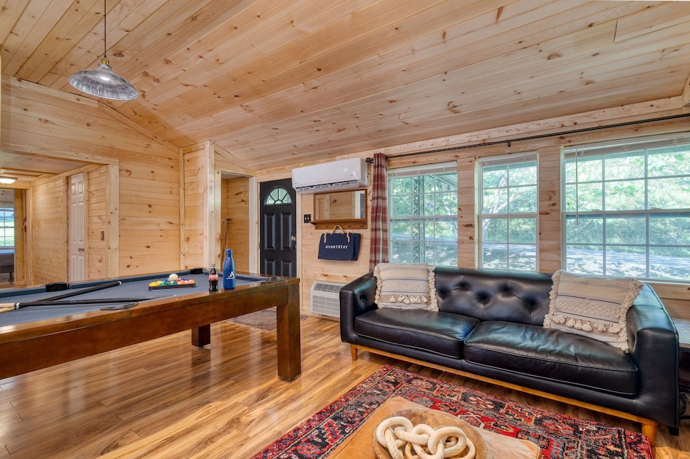 The Rustic Cottage by Avantstay Hot Tub Fire Pit Pool Table 5mins to Town