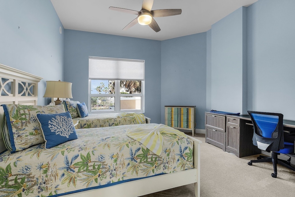 Manatee Bay #721: Waterfront Condo W/ Bay Views & Pool 3 Bedroom Condo