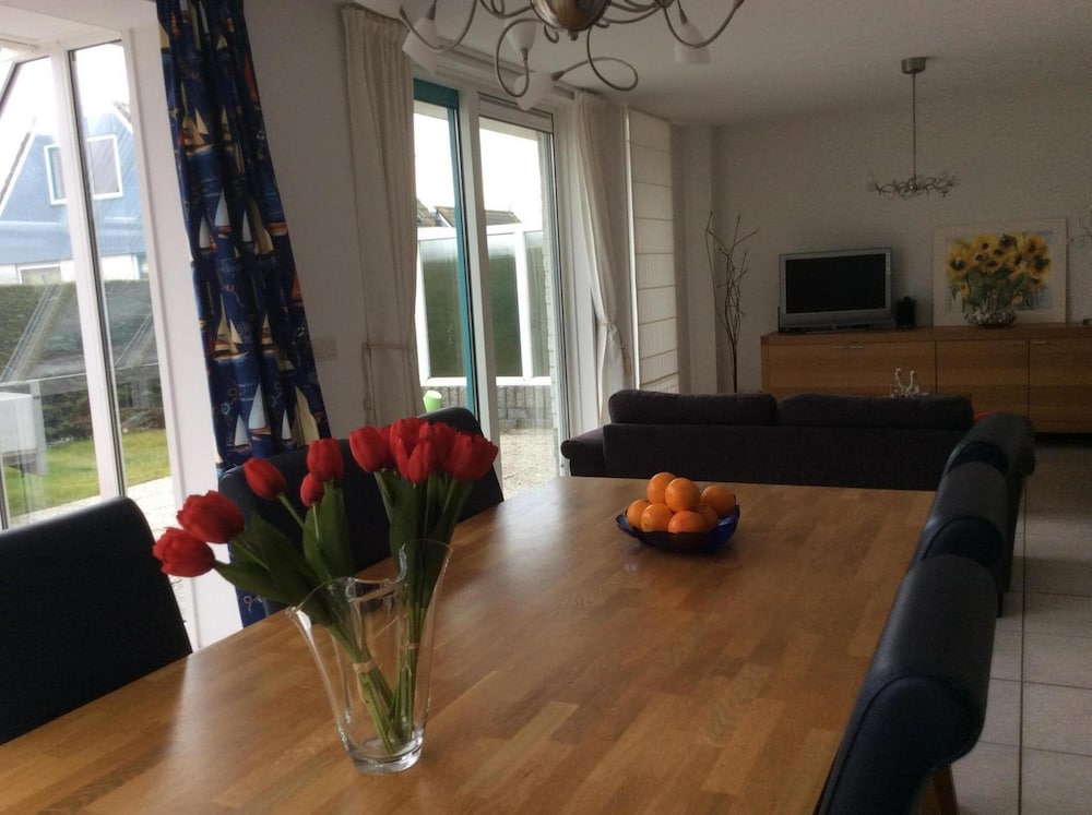 Bungalow for 6 People Near Beach