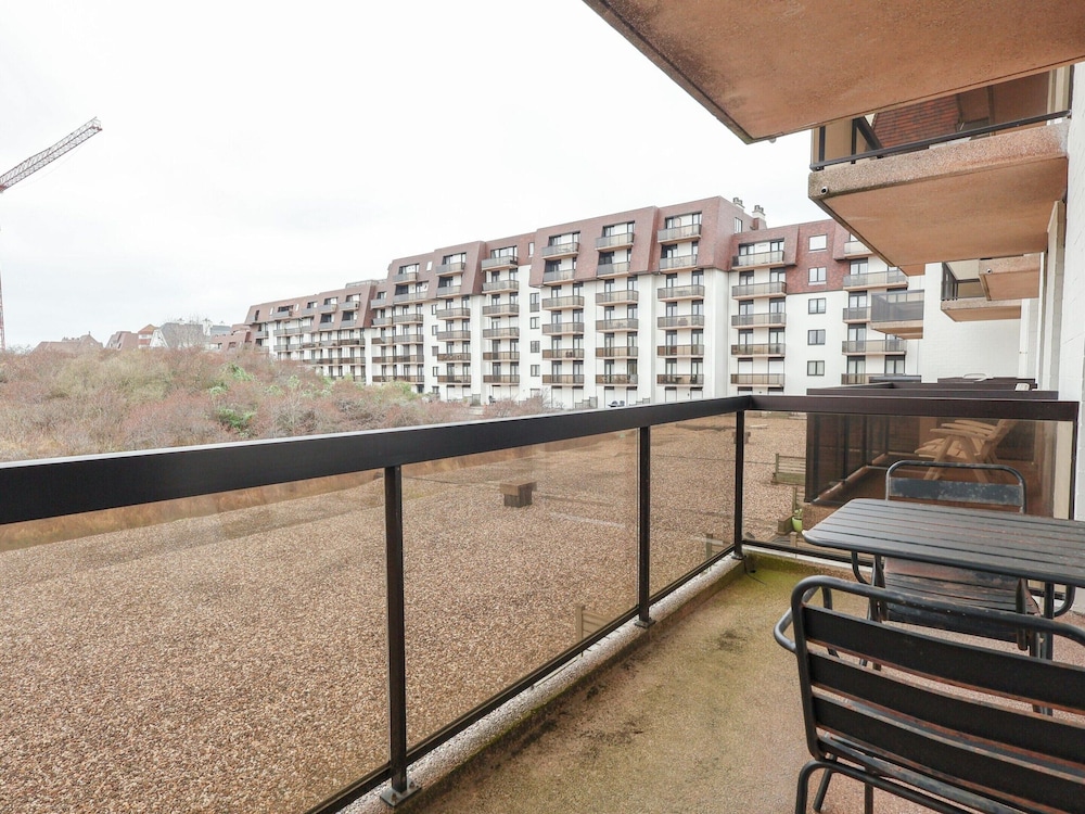 Apartment With Terrace and Side sea View