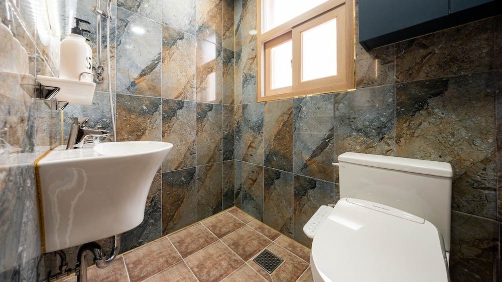 Jigeum Yeosu Ocean View Pension
