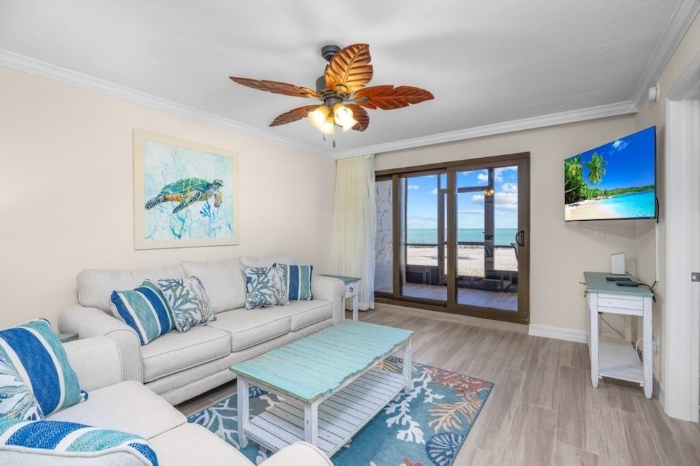 Pointe Santo E4 3 Bedroom Condo