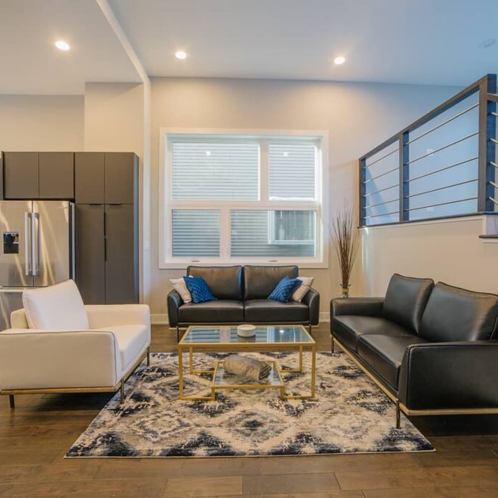 Magnificent NEW Home w 8 Beds Free Parking