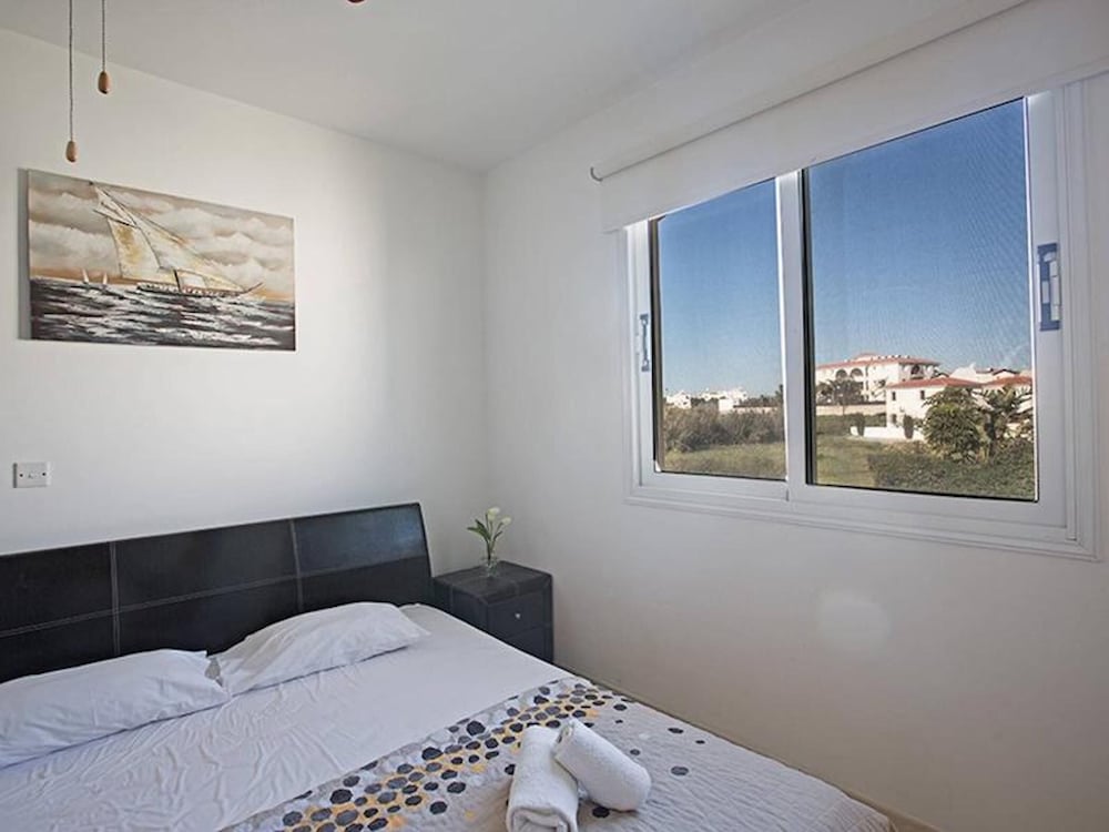 Apt Faye, Beautiful 2bdr Pernera Apartment view 2