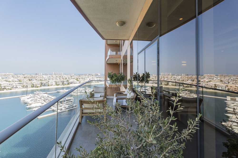 Emerald at Tiara Beach Residences With Atlantis Views