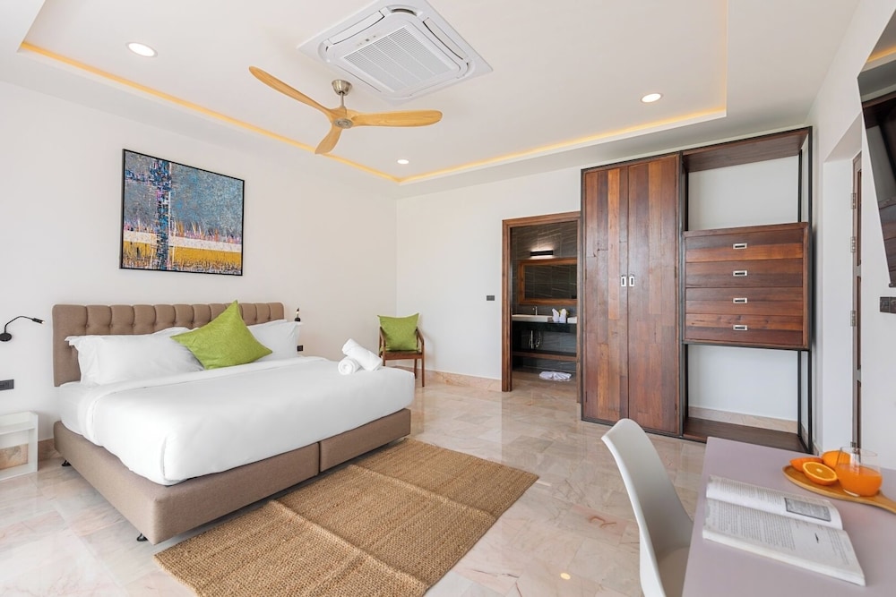 Modern 5 Bed Luxury Pool Villa - KBR9 view 2