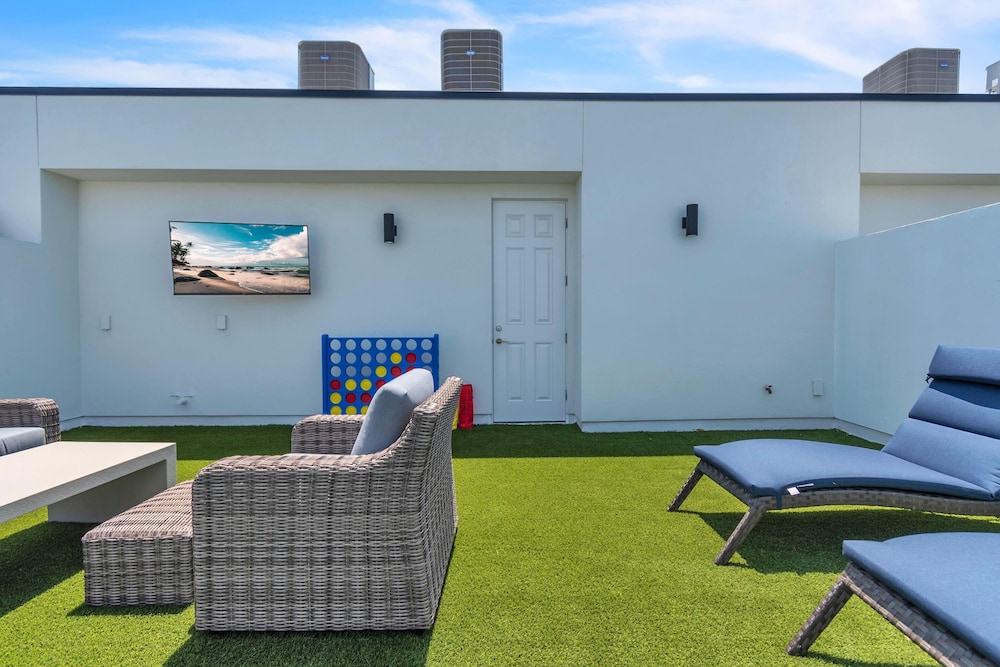Azul Townhomes A3 - Sunrise