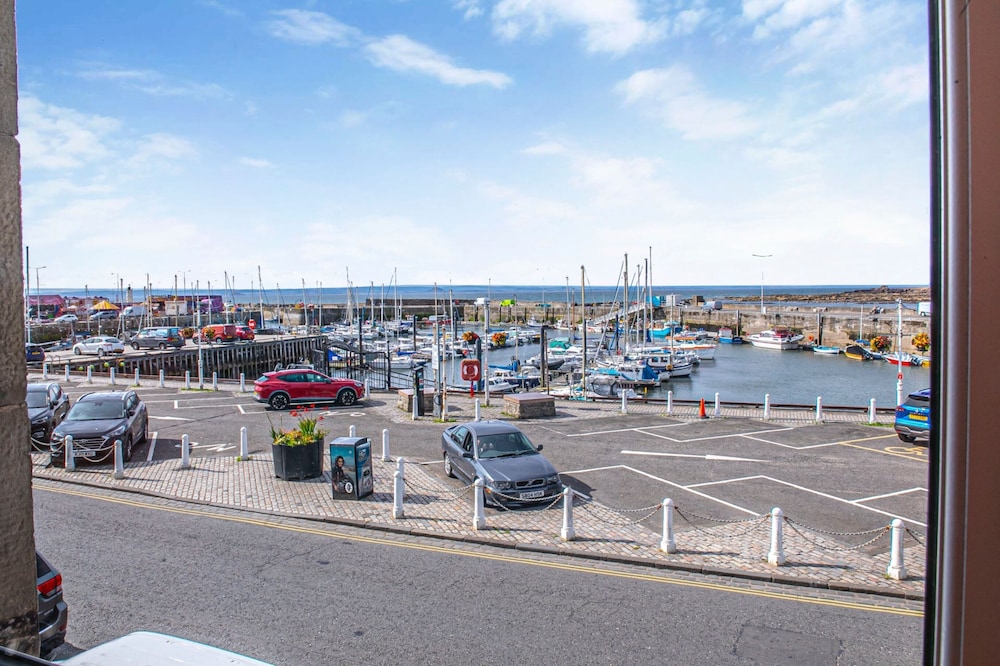 Seaview 2-bed Apartment on Anstruther Harbourfront