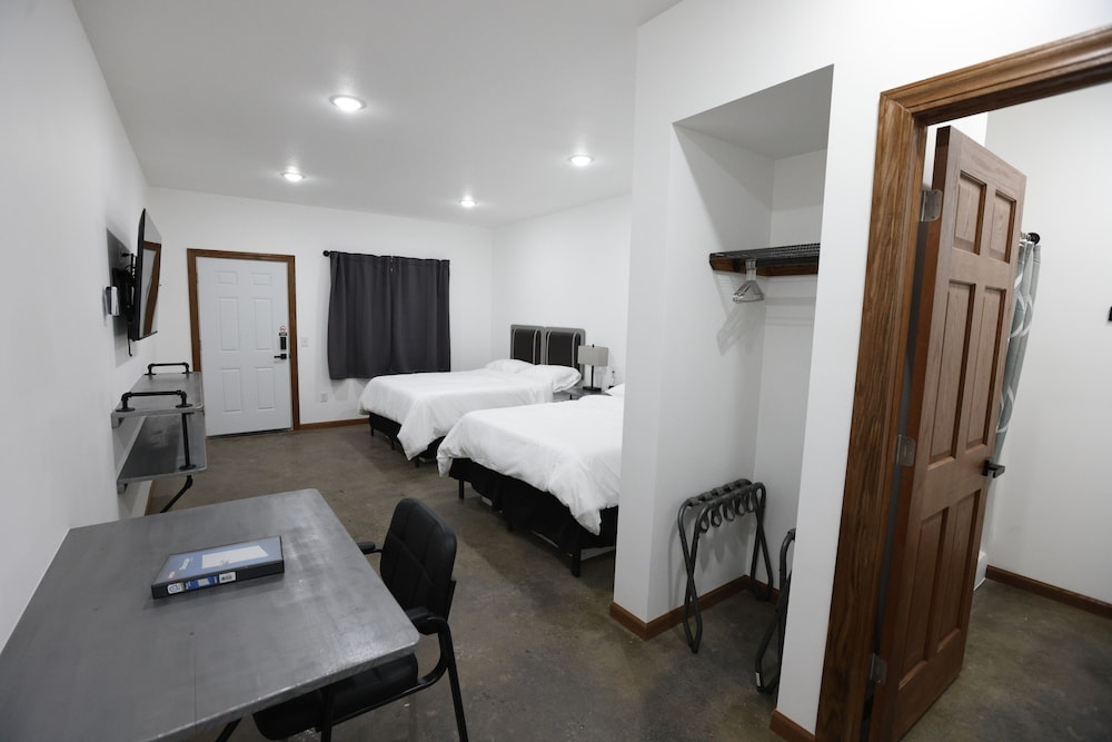 Bears Den Motel