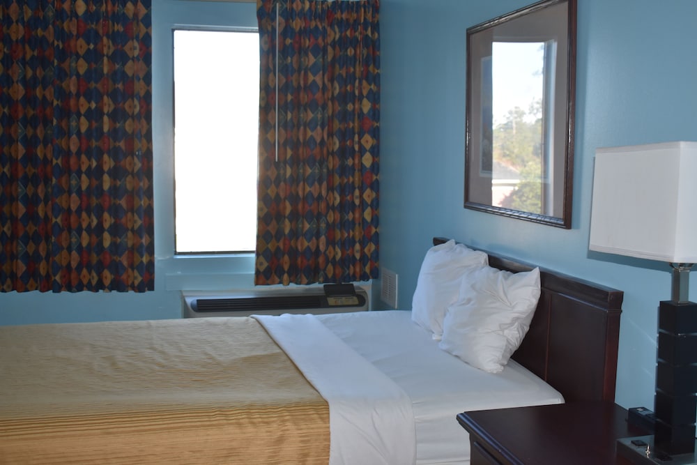 GUEST COTTAGES & SUITES