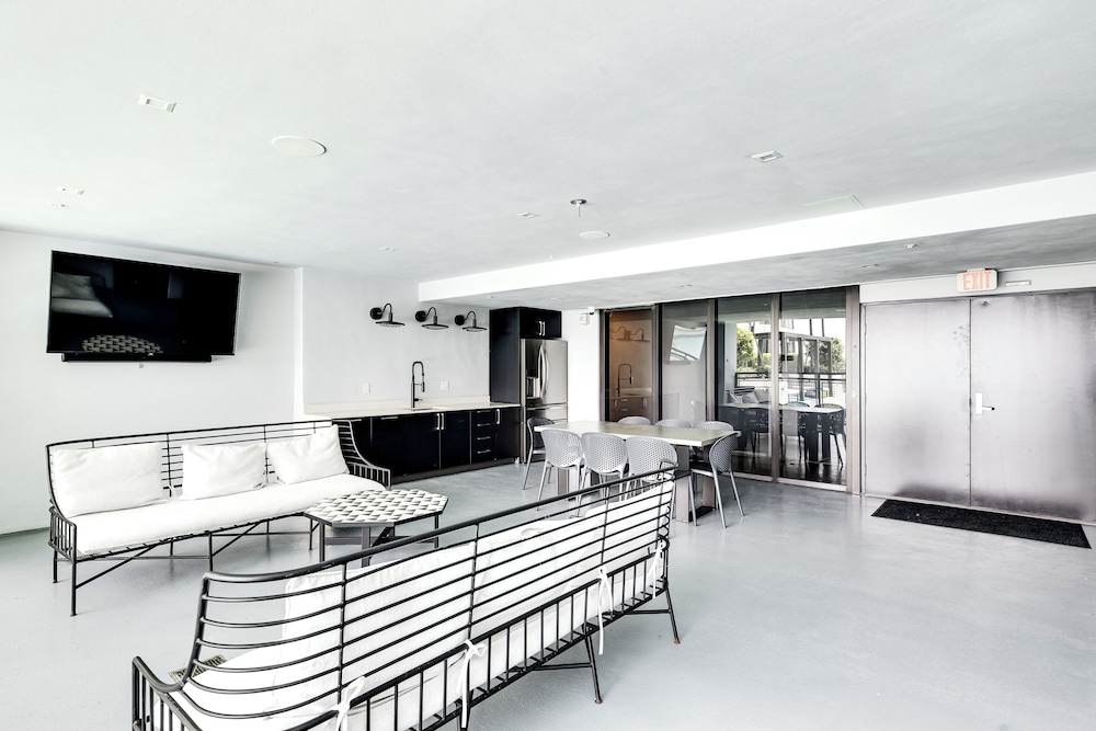 3Bedroom 2 Bath Condo