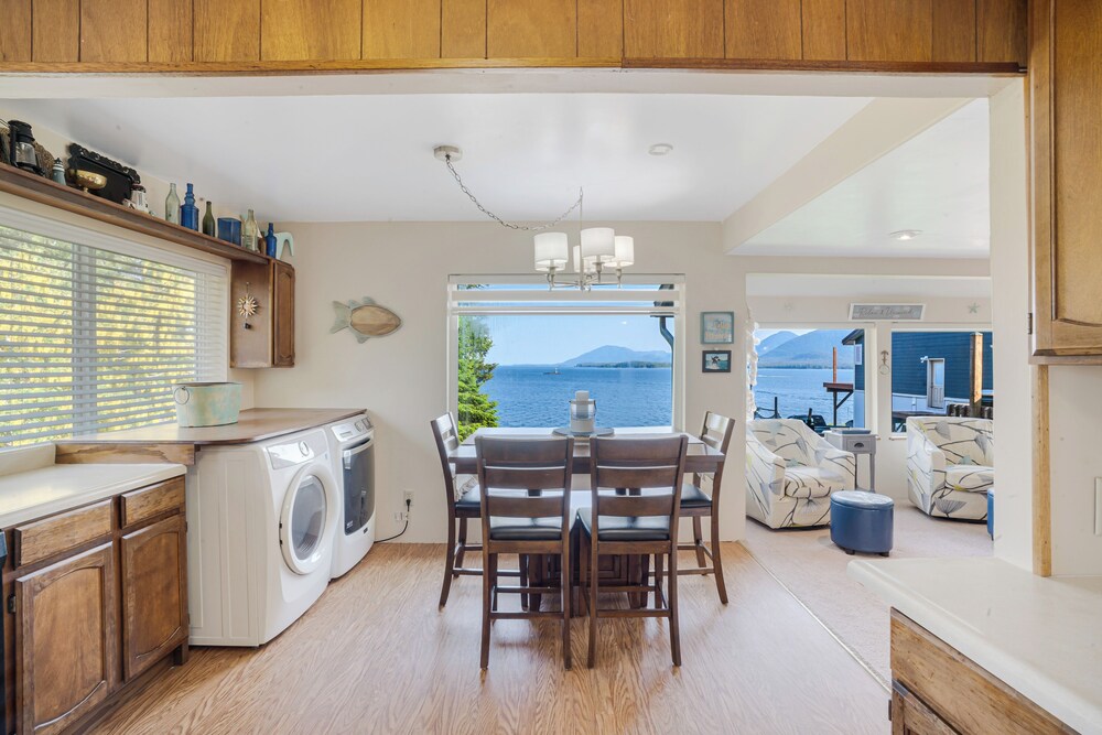 6 Mi to Main St: Oceanfront Cottage in Ketchikan