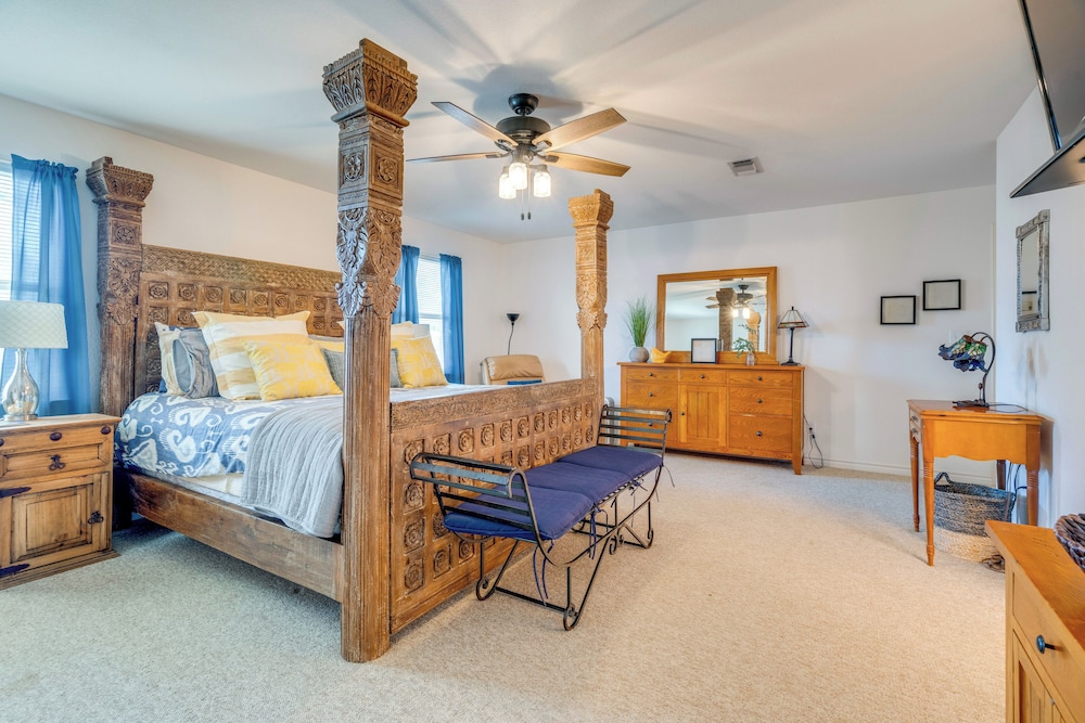 'pecan Creek Haus' Lake LBJ Retreat w/ Boat Dock!