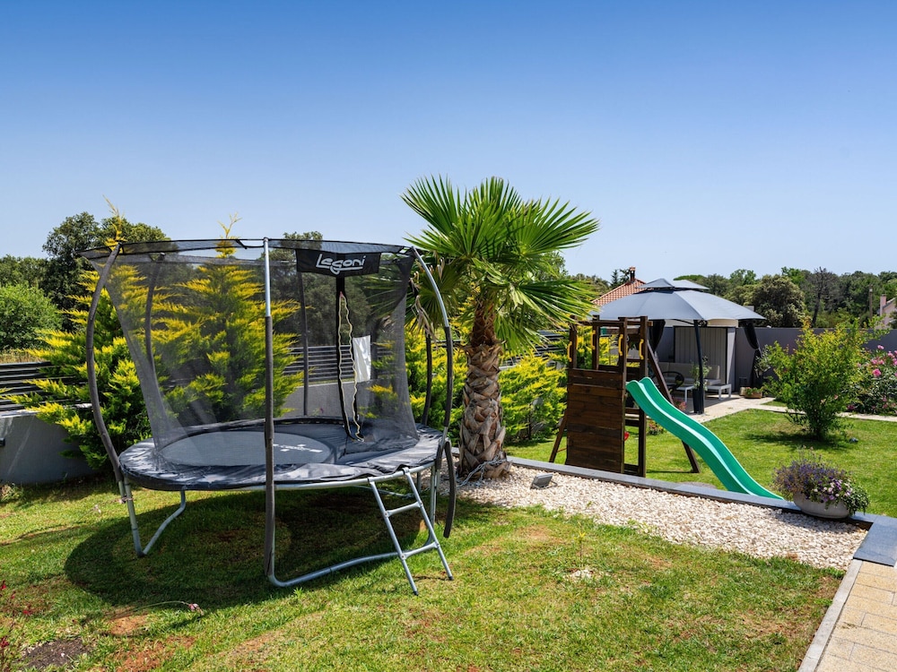 Villa Nina in Croatia Near the Adriatic Coast