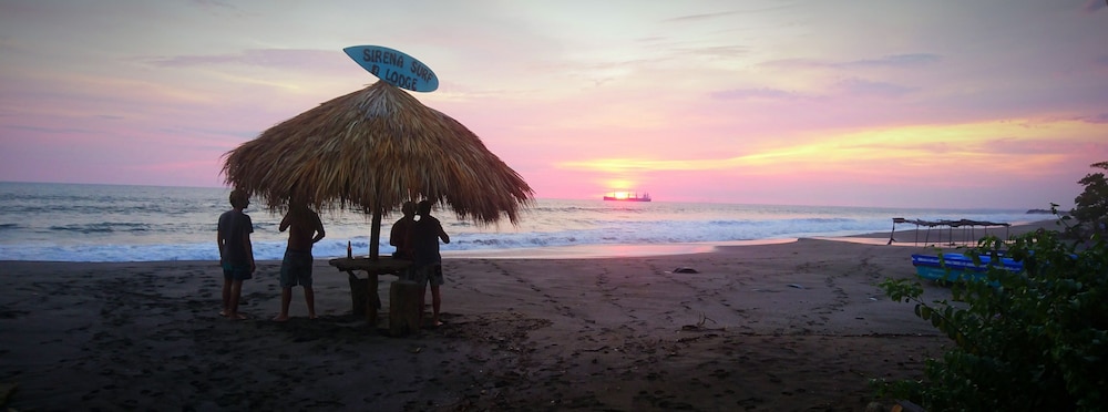 Casa Sirena Surf Lodge