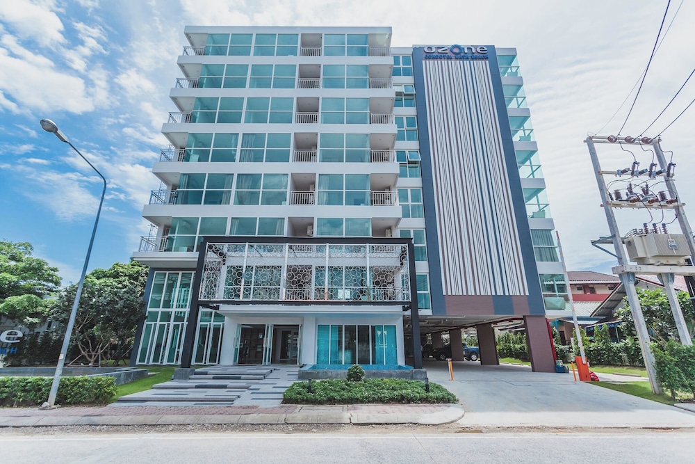 1-bedroom Condo in Ozone Condo D307