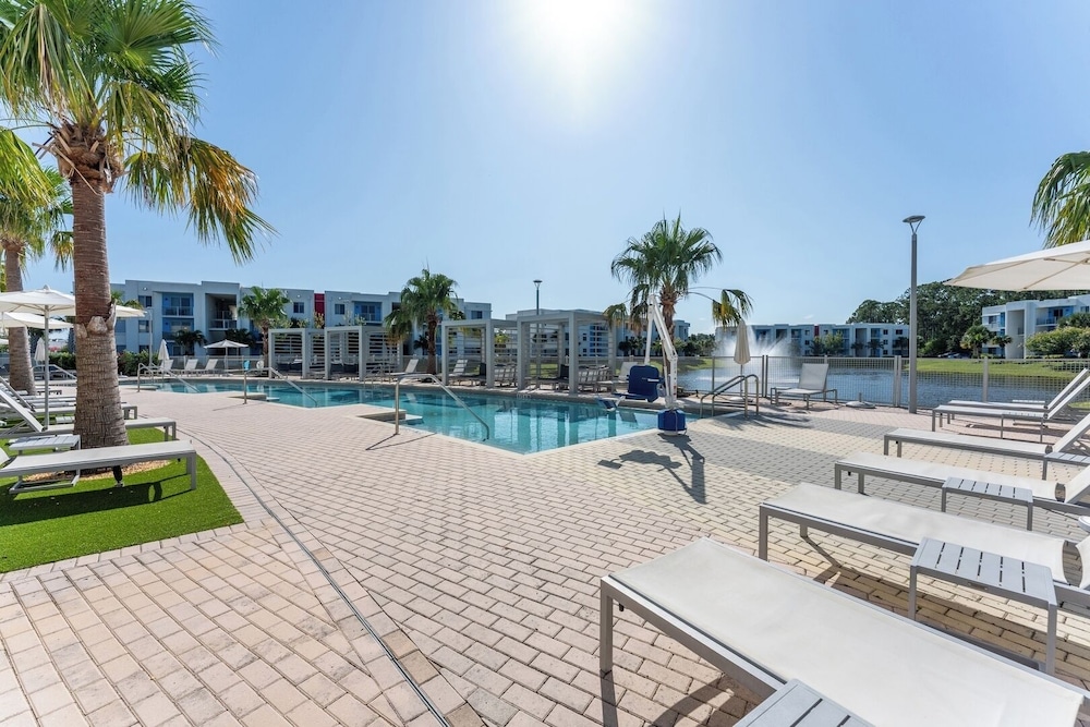 Daytona 2BR Getaway Parking Family & Pet-friendly