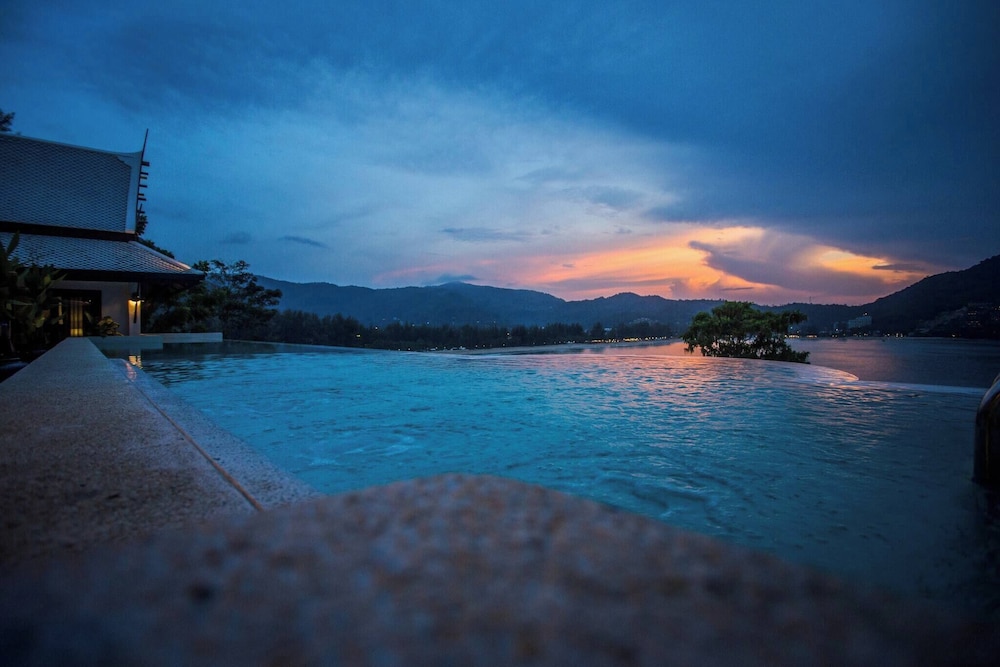 Luxury Seaview 6 Bedrooms With Infinity Pool Villa, Private Gym, Superfast Wifi