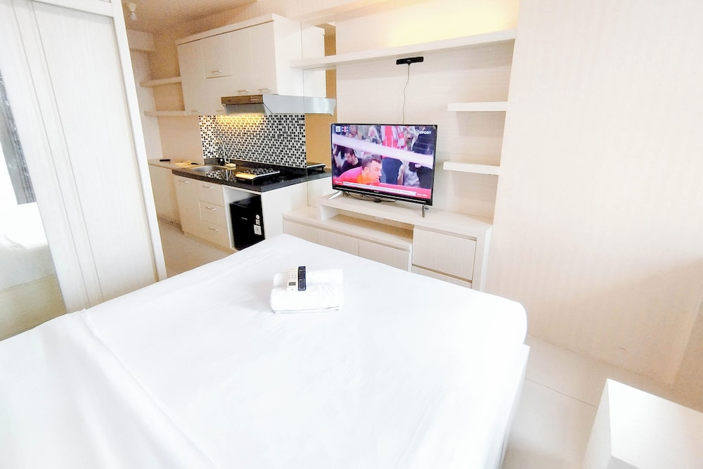 Studio Minimalist Connect to Pakuwon Mall at Tanglin Supermall Mansion Apartment