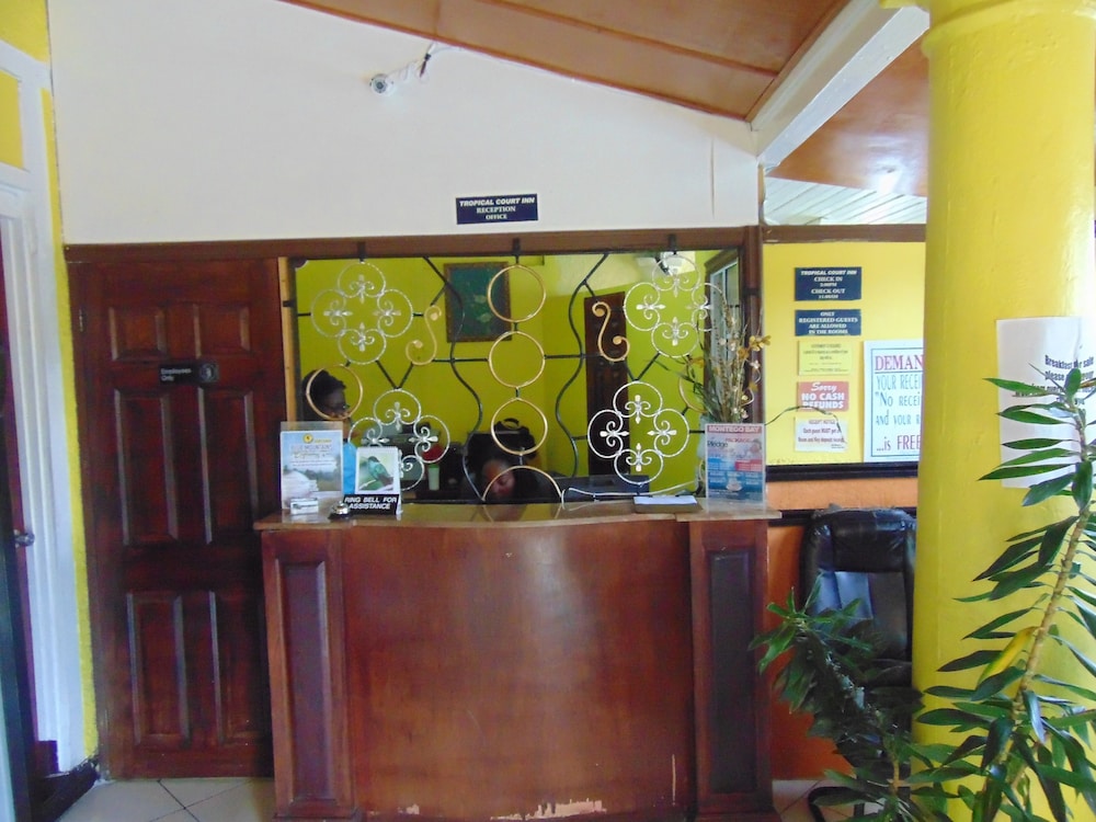 Tropical Court Inn