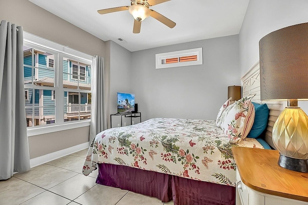 South Beach Cottages 2619 4 Bedroom Home