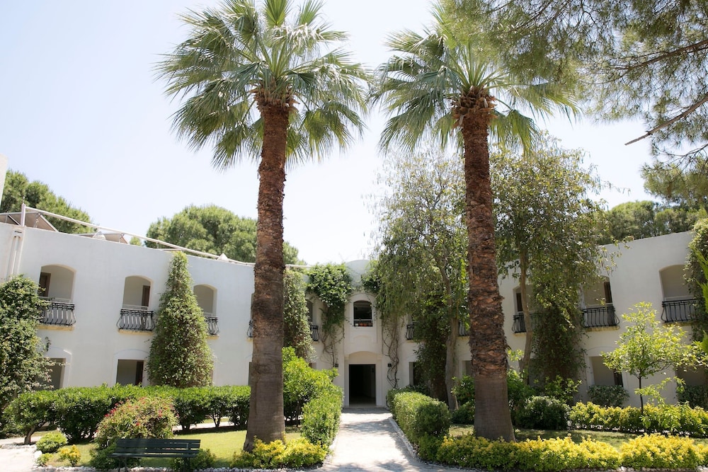 Bodrum Sea Side Beach Club Otel - Image 20