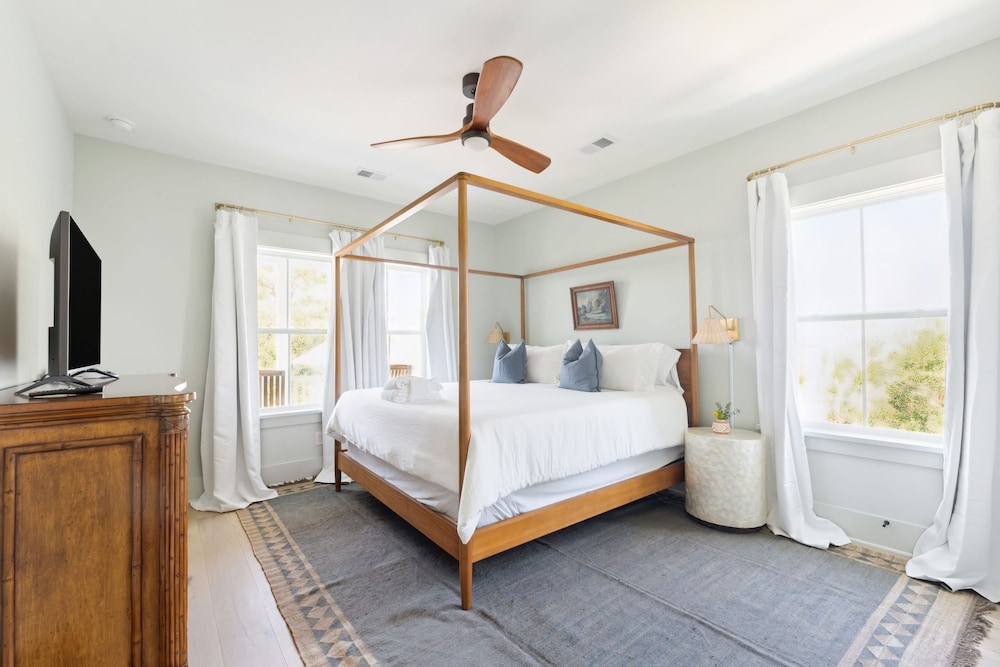 Windward House by Avantstay Walk to Beach Restaurants Saltwater Pool