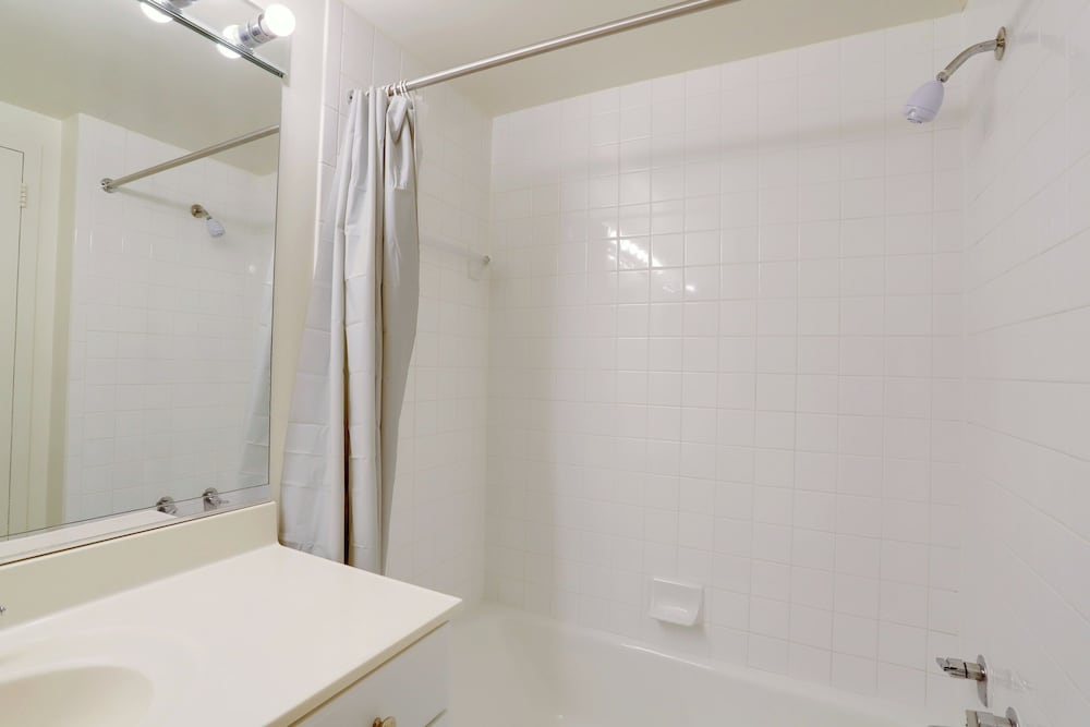 Fantastic 2BR Condo with Gym
