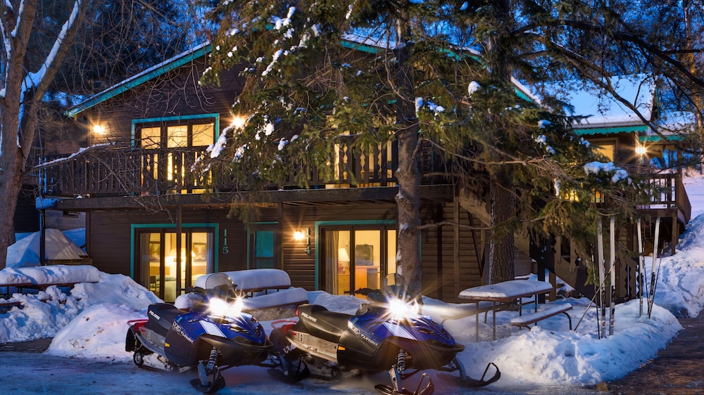 Cragun's Resort & Hotel