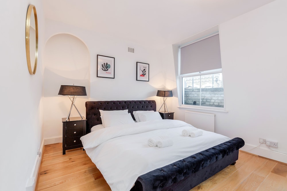 Deluxe 4 BR Oxford Circus Apartment with Terrace